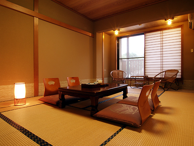 Standard Japanese-style room 室内